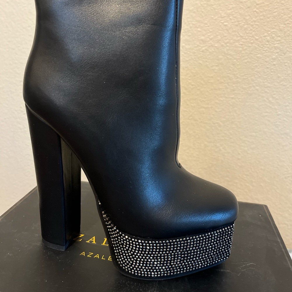 Azalea wang - Picture 2 of 5